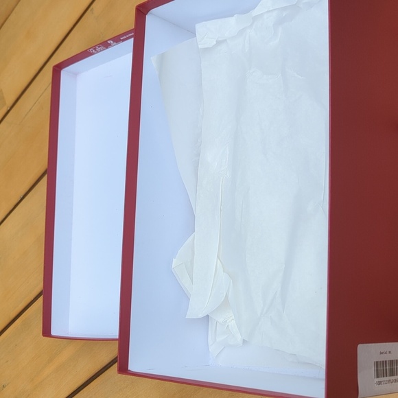 Salvatore Ferragamo Red Gift Shoe Box - Excellent Condition - Picture 5 of 5
